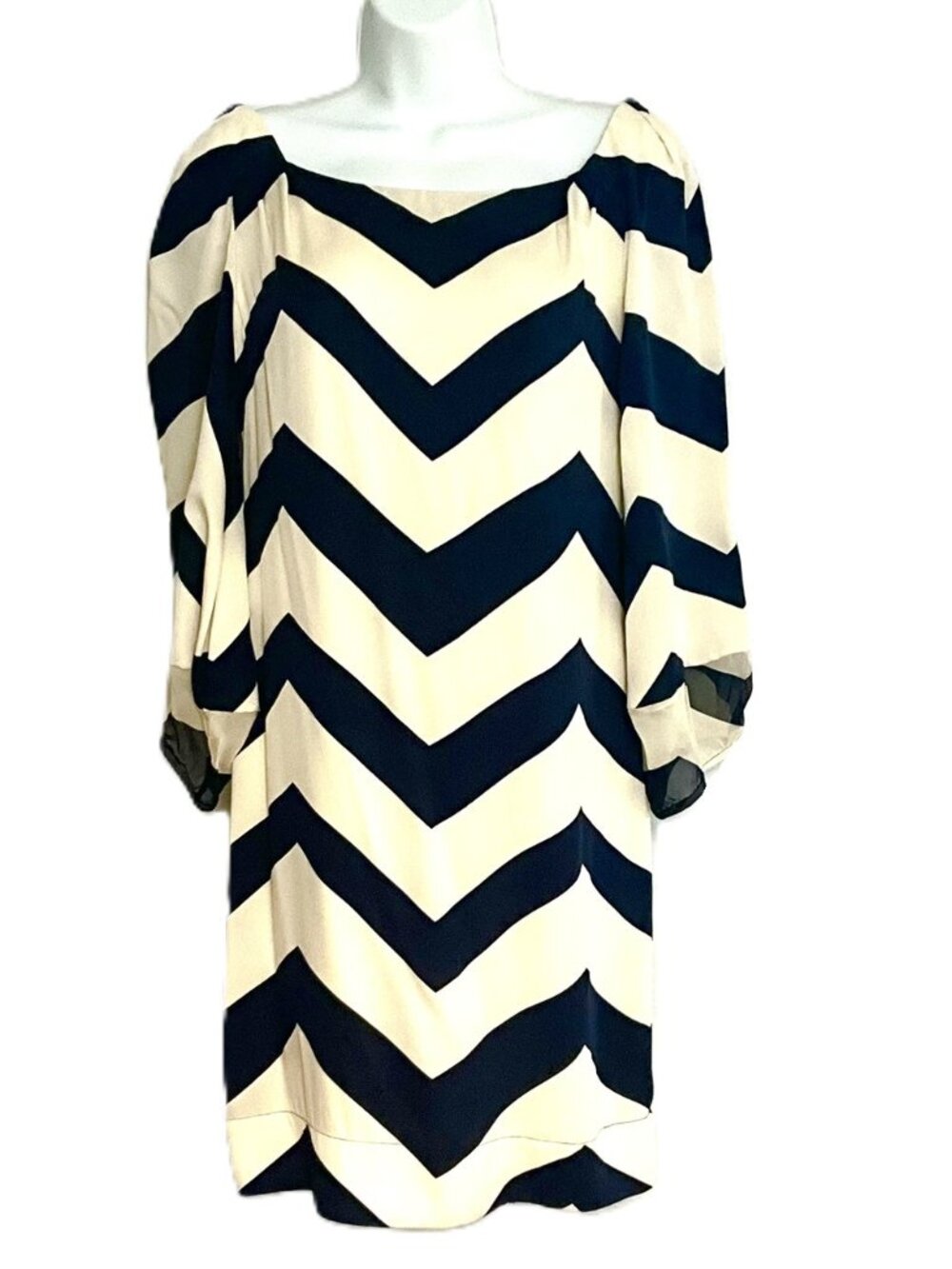 Diane von Furstenberg Silk Chevron Print Knee-Length Dress Size 8